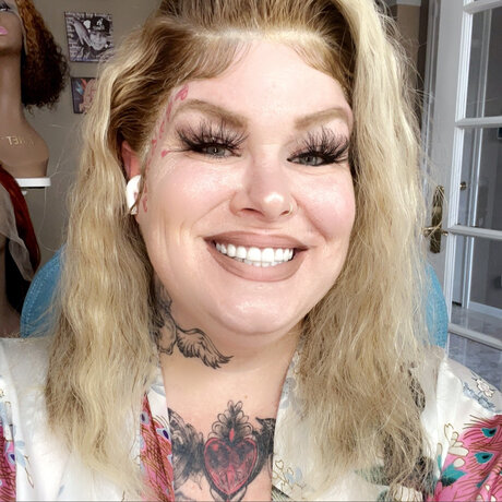 Maybae life art actress pic