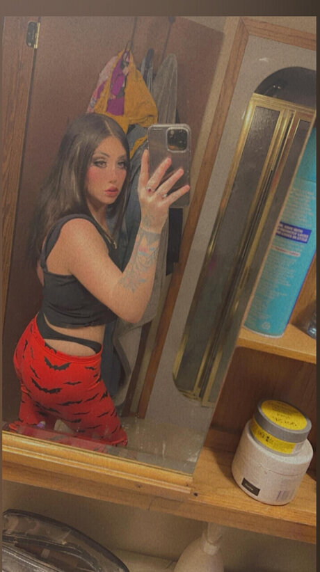 LaSsIe W aSsY_ model hot archive