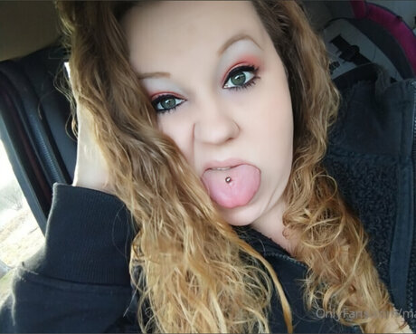 Macie Mae model hot image