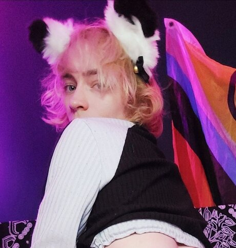 Lance Femboy model perfect pics