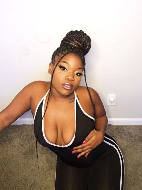 Venus Juice queen pornstar pictures