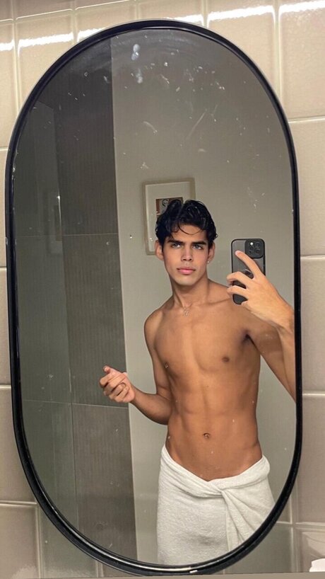 Nilbert Gall pretty model photos