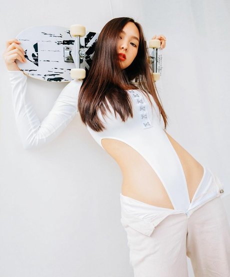 Nachpatcharawee star top pics