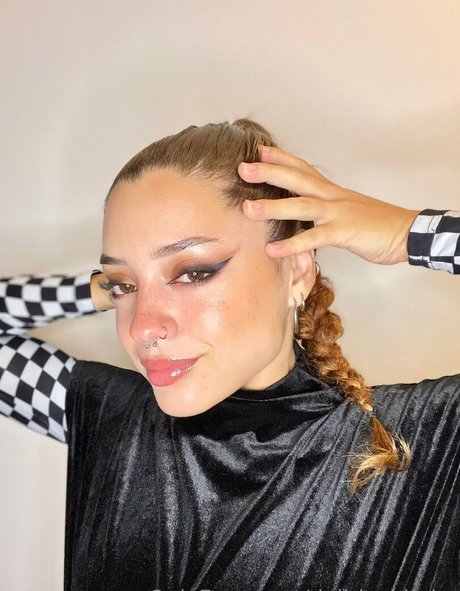 deliriousbaby nudes star galleries