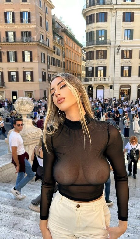 Eva Mentas model art picture