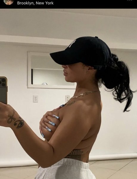 Sally Spice model porn image