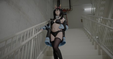 Weirdfishesbyradiohead sexy model image