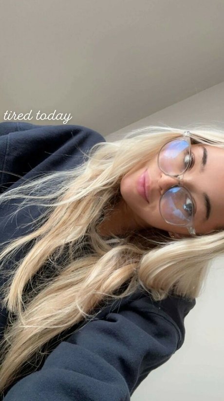 petite girls onlyfans hot porn image