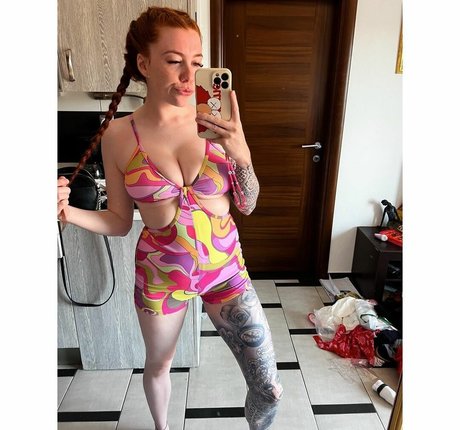 Molly Capper pornstar nice image