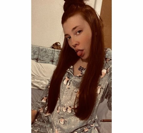 Molly Capper nice actress images