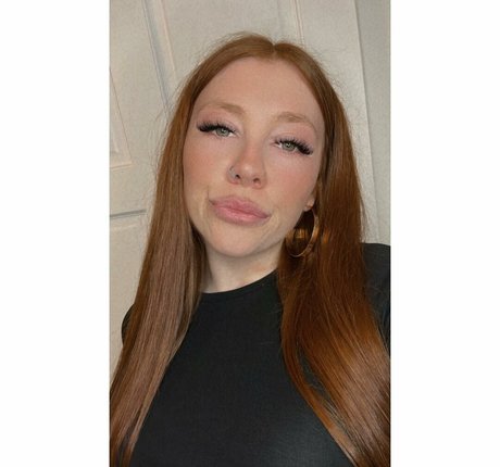 Molly Capper sex model pictures