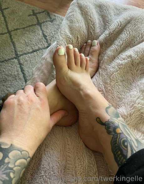 twerkingelle perfect star photos