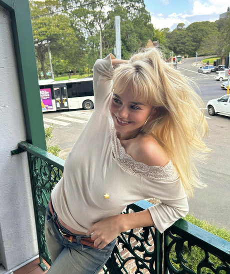 Galanikolic model hd gallery