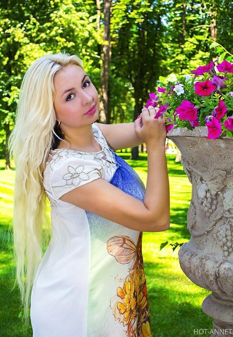 anna bellla pretty actress img