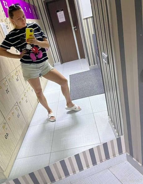 anna bellla model perfect pics