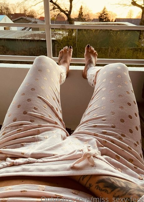 miss sexy feet naked pornstar picture