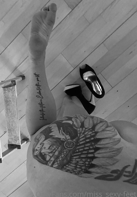 miss sexy feet star hd img