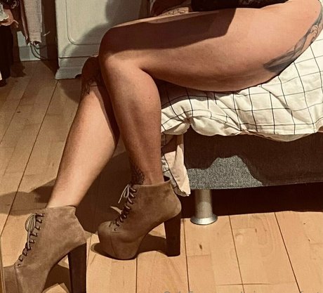 miss sexy feet high quality star picture