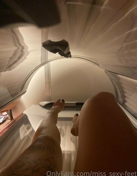 miss sexy feet Profile Photo