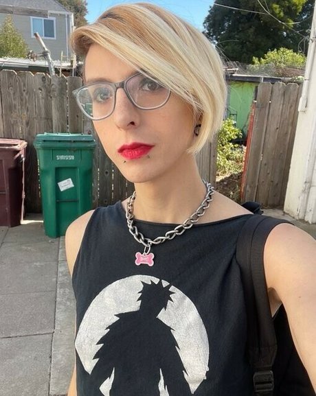 Cassie Coyote pornstar nude image