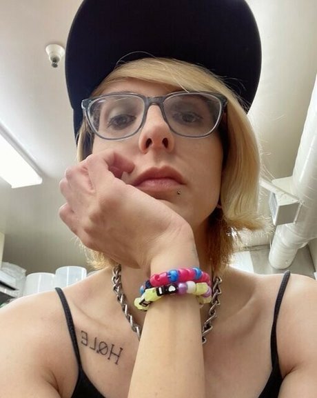 Cassie Coyote model art galleries