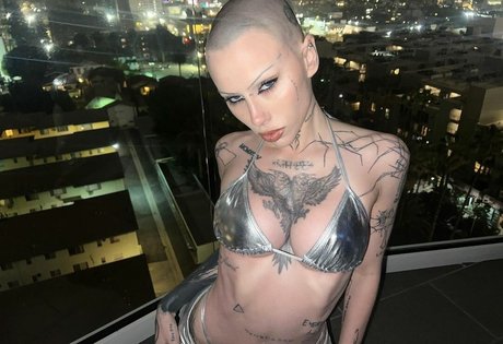 blonde babe onlyfans free naked gallery