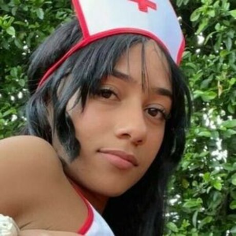 Valentina Petit model photos