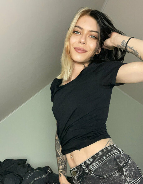 japanese milf onlyfans nude img