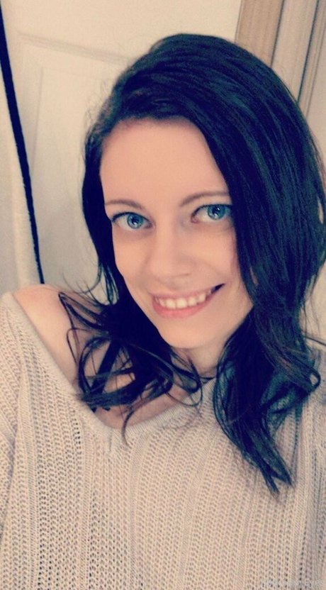 bedroom eyes free beautiful star pics