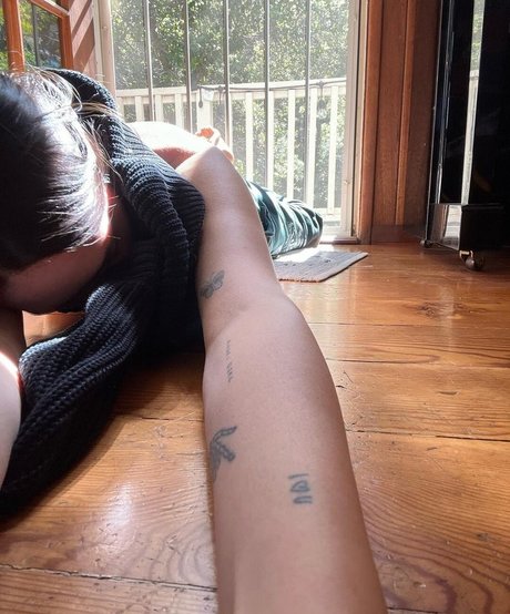 Elohim sexy actress photo