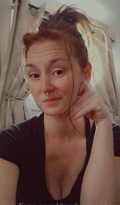 deedeelynnfree model erotic photos