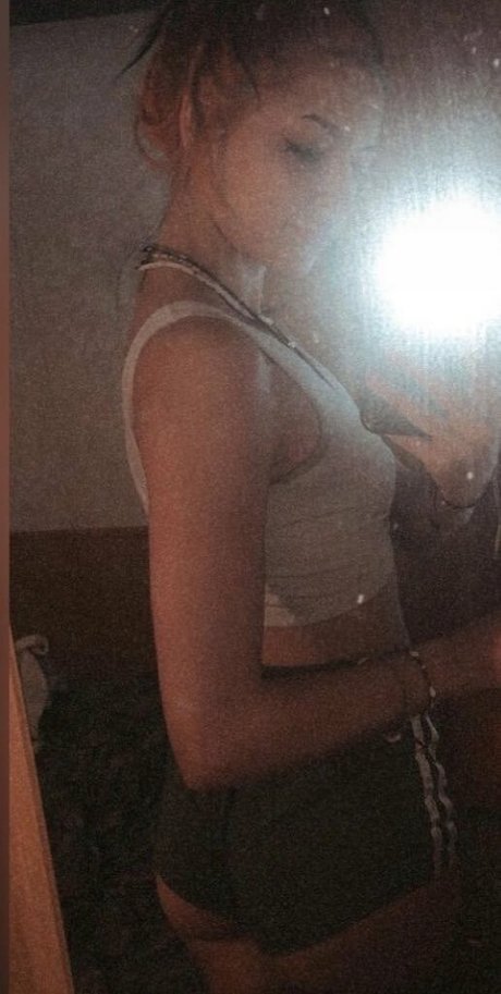 twxoxo42 sex model picture