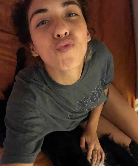 Indigo De Souza porn model pictures