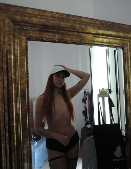 miathorneofficial hot actress pics