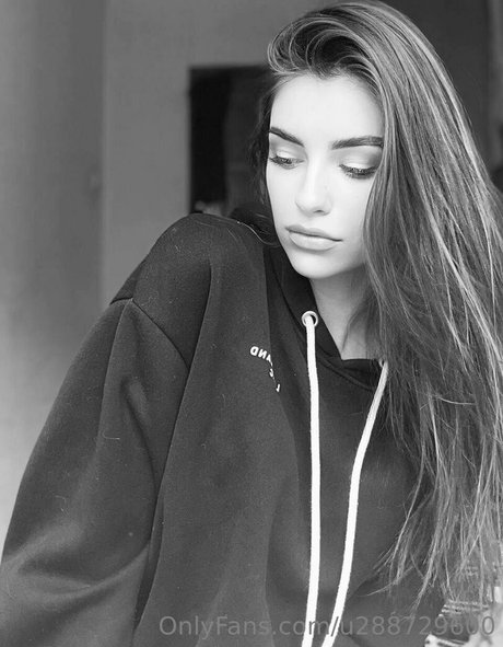 judy mi model nude pics