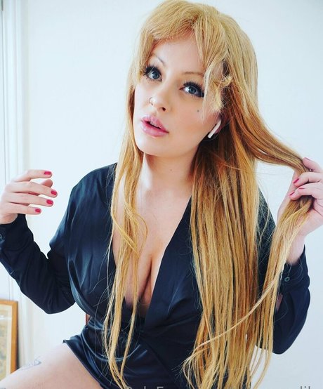 lunamarylily pornstar adult pics