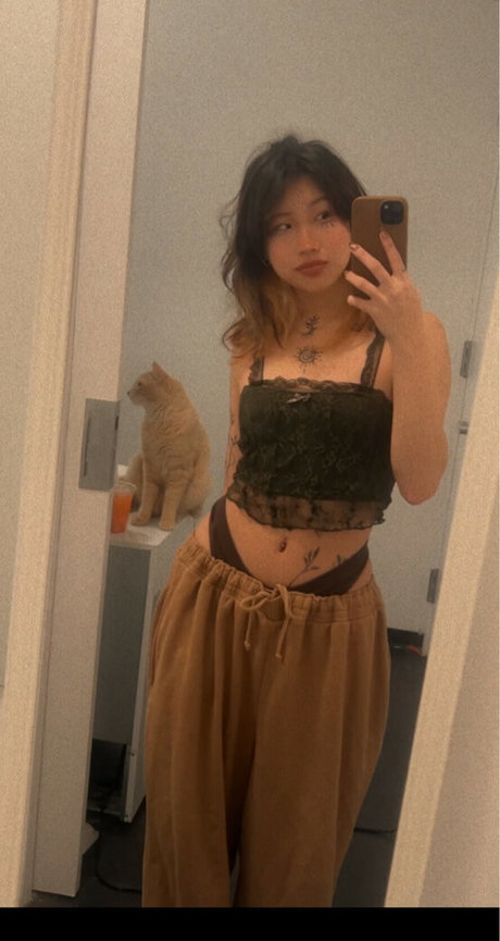 flat chested onlyfans free naked photo