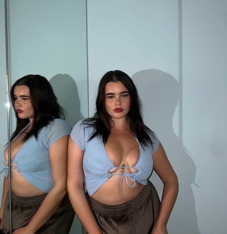 Barbie Ferreira model pics
