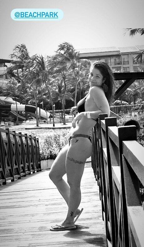 Samara Felippo model beautiful pics