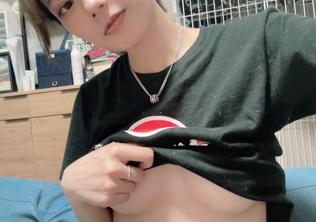 menmenman 39 erotic actress pic