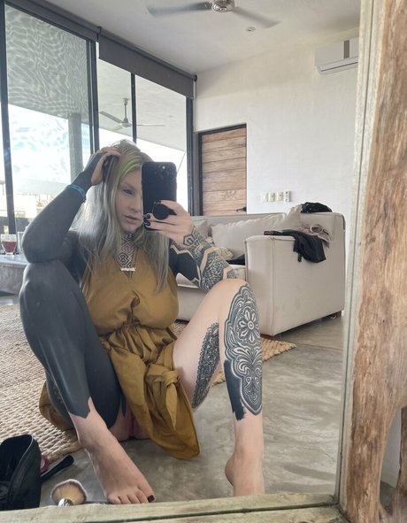 droptopsavage nudes model picture