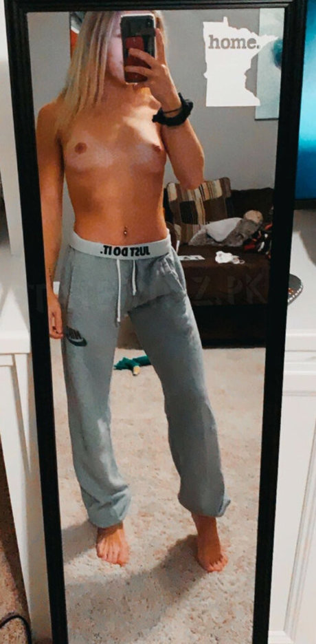 Allie Ross beautiful pornstar pic