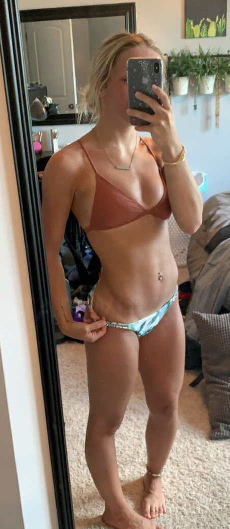 Allie Ross naked pornstar pics