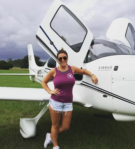 Cassidy Daiagi hot star img