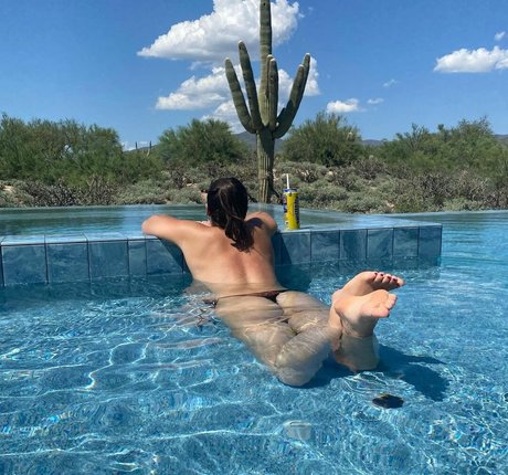 Cassidy Daiagi star nude picture