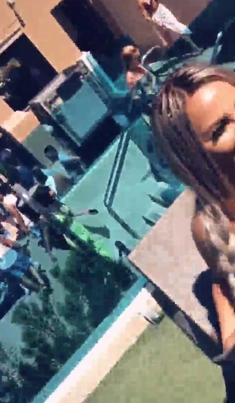 Amber BeIarski model nude pictures