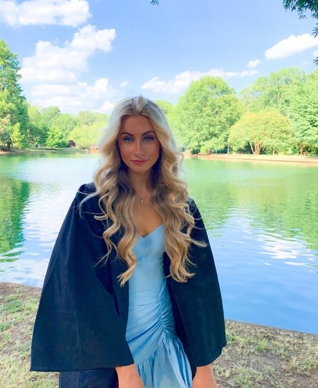 thick latina milf onlyfans hot nude images