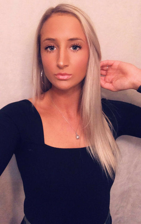 Sarah Shubert pretty actress image