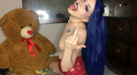 redvixenxxxx star nude photos