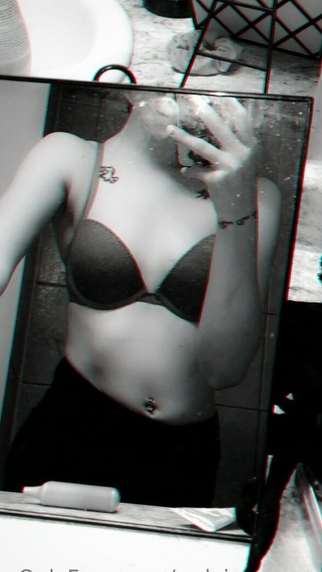 redvixenxxxx naked actress images